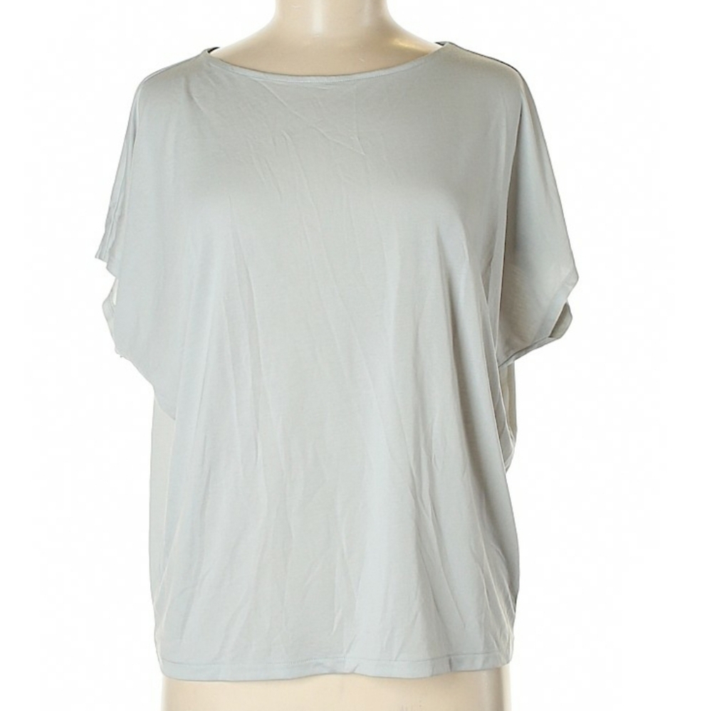 Uniqlo Women's Soft Gray Short Sleeve Top